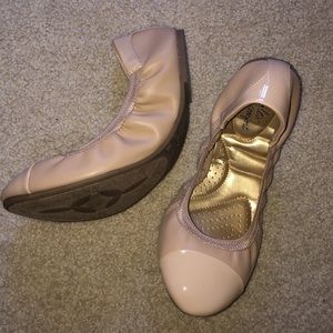 Flexible nude flats!